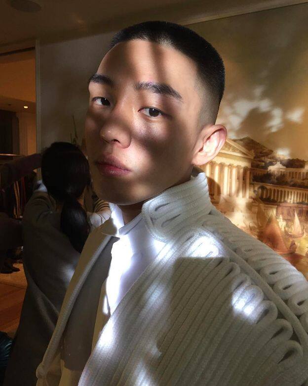 劉亞仁2017年被診斷患有骨瘤,進行第五次體檢後,最終被判定為「免除兵役 劉亞仁2017年被診斷患有骨瘤,進行第五次體檢後,最終被判定為「免除兵役