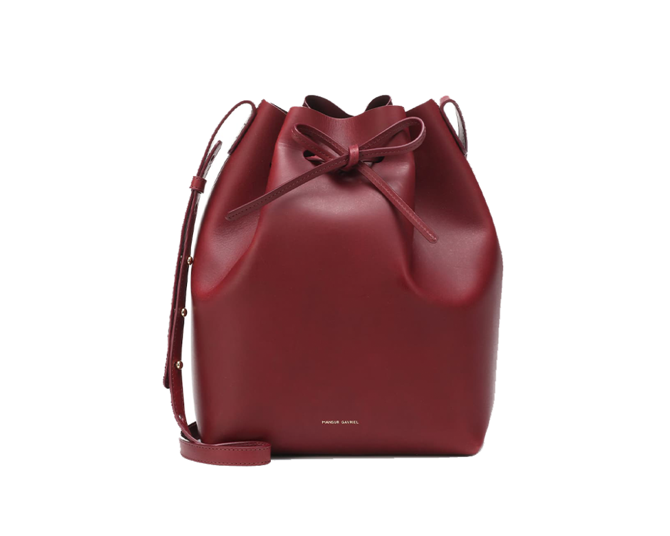 作為帶起水桶包熱潮的Mansur Gavriel,竟然也一起加入減價戰,甚至有7折那麼多! 作為帶起水桶包熱潮的Mansur Gavriel,竟然也一起加入減價戰,甚至有7折那麼多!