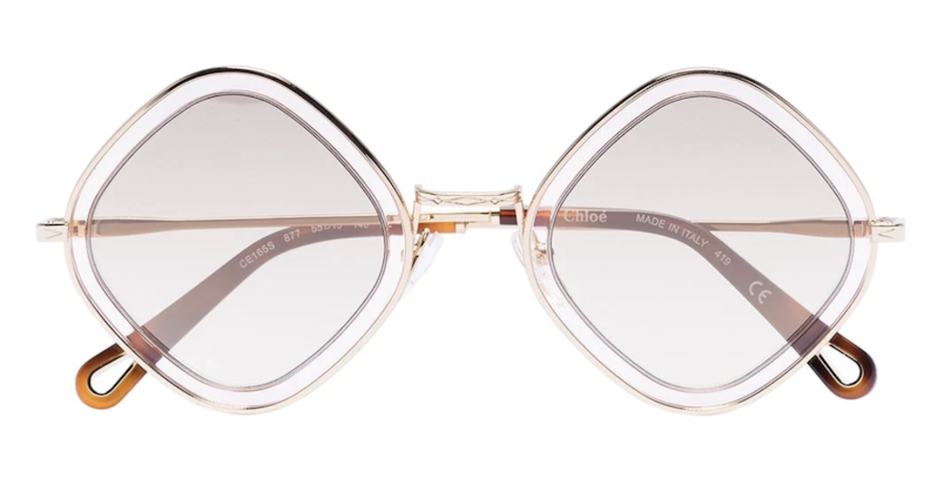 Chloé Eyewear的Poppy太陽鏡採用菱形鏡框設計,外觀超凡脫俗且夠大膽,保證不會撞 Chloé Eyewear的Poppy太陽鏡採用菱形鏡框設計,外觀超凡脫俗且夠大膽,保證不會撞