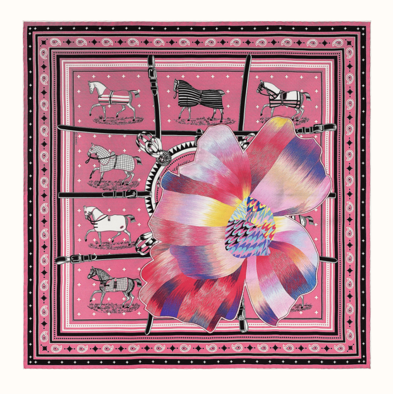 這款絲巾是愛馬士今季的新品，展現出「馬術魅力」的一面！絲巾圖案上用皮