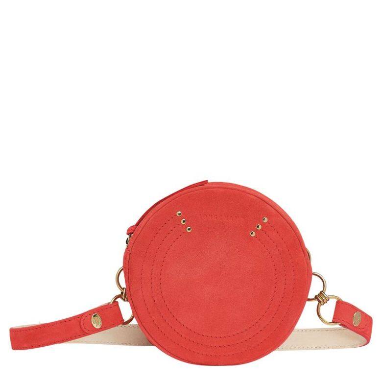 除了肩揹手袋外，圓形設計也很適合腰包！這款Longchamp的腰包，珊瑚色的表面便