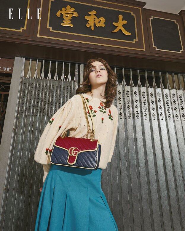 花卉針織衫 百褶裙 GG Marmont紅藍拼色小號手袋 All from Gucci
