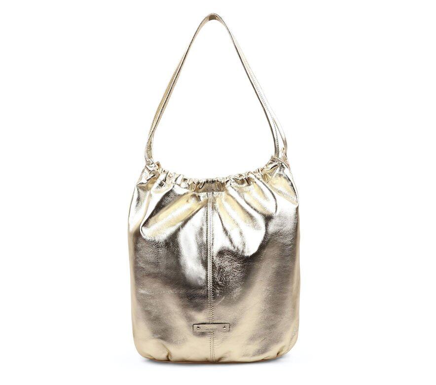 Repetto全新春夏手袋系列中的Ballerine bag設計線條流暢俐落、圓滑無褶邊，如芭蕾舞