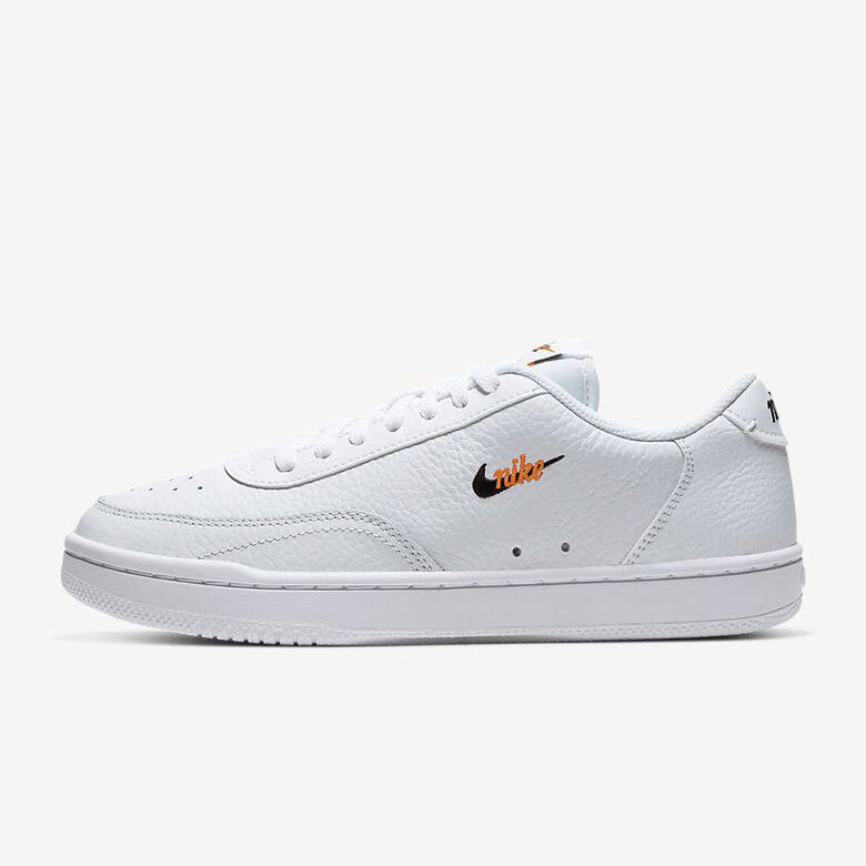 又一雙復古白波鞋。這雙Nike Court Vintage Premium貫徹80年代網球鞋風格-悠閒而時尚,小 又一雙復古白波鞋。這雙Nike Court Vintage Premium貫徹80年代網球鞋風格-悠閒而時尚,小