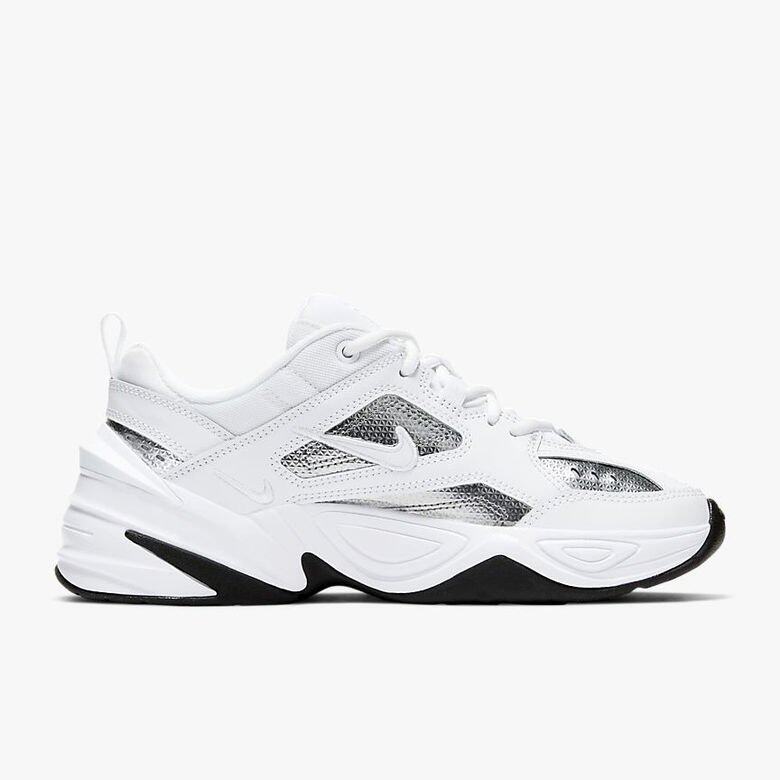 又一款Dad shoes,這雙Nike M2K Tekno Essential乃Nike「老爹鞋」的代表之一。厚底、分層鞋面等 又一款Dad shoes,這雙Nike M2K Tekno Essential乃Nike「老爹鞋」的代表之一。厚底、分層鞋面等