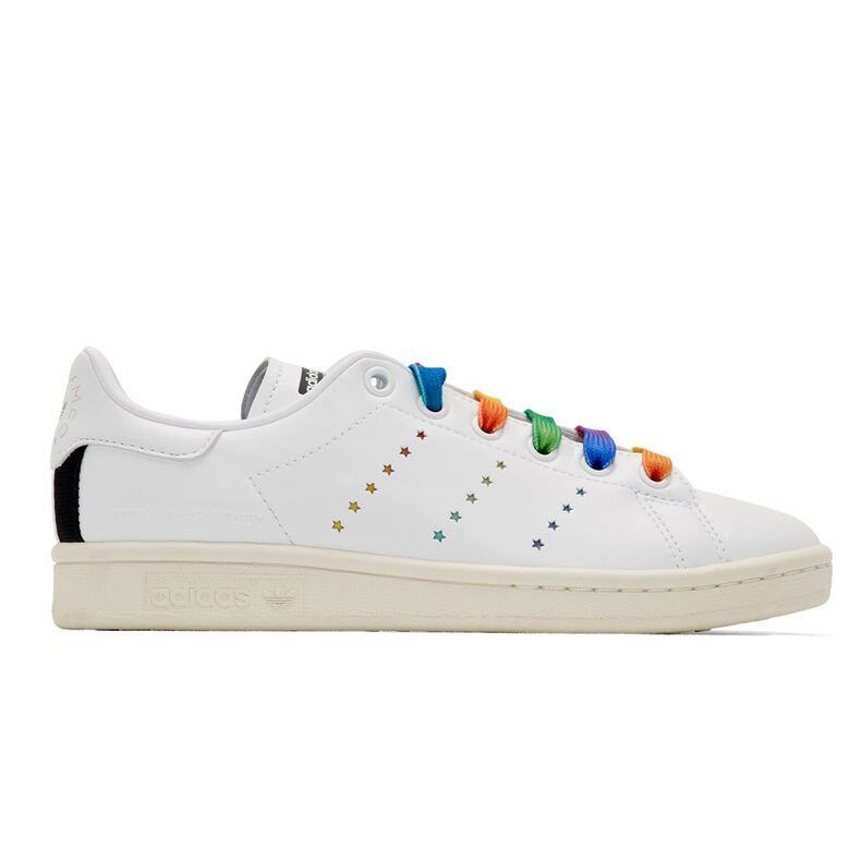 環保時尚教母Stella McCartney第二次聯合adidas改造Stan Smith推出的Stella#stansmith 2.0,特色是全鞋 環保時尚教母Stella McCartney第二次聯合adidas改造Stan Smith推出的Stella#stansmith 2.0,特色是全鞋