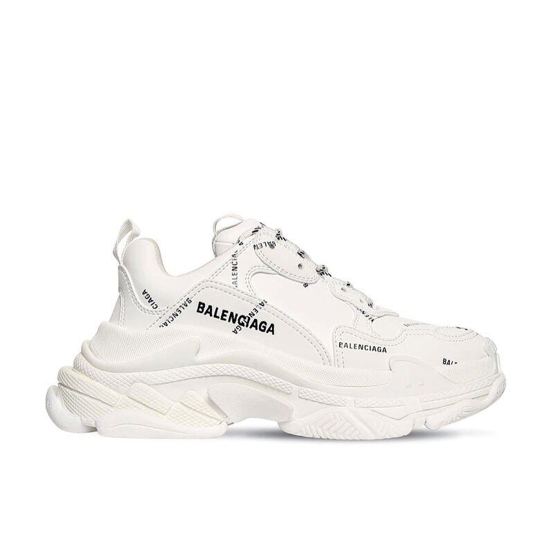 近年引領街頭Dad Shoes熱潮的推手之一Balenciaga,其經典的Triple S自推出以來便經常 近年引領街頭Dad Shoes熱潮的推手之一Balenciaga,其經典的Triple S自推出以來便經常