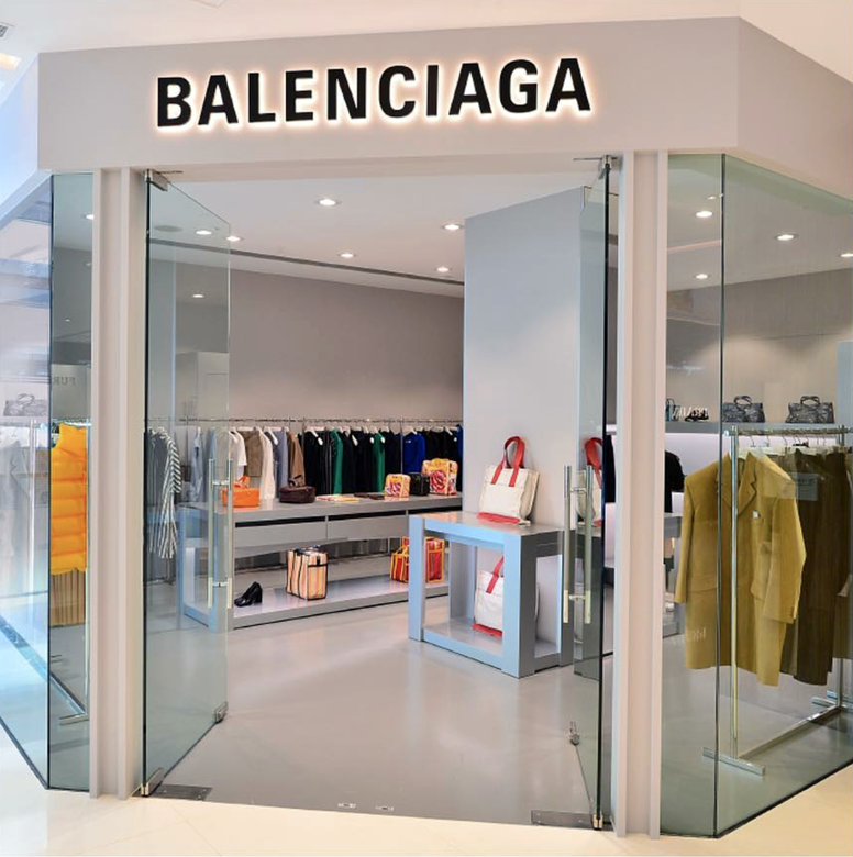 Balenciaga也進駐香港佛羅倫斯小鎮。>>3大台北outlet推介：林口三井、華泰名品城、Leeco禮