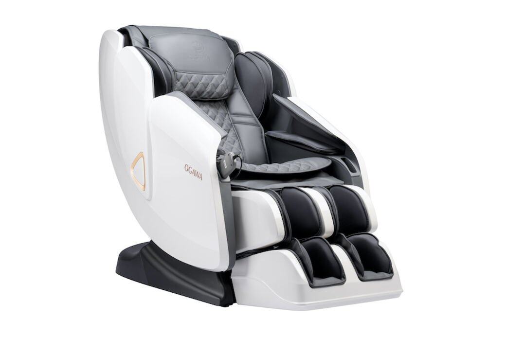 這款按摩椅（$ 12,888 ）具人體工學 SL 導軌，全身均能精準針對疲勞位置按壓。 腰