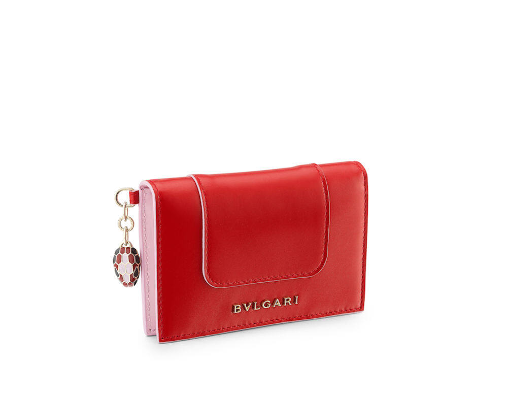 今年情人節,BVLGARI 備受寵愛的經典標誌 Serpenti Forever 將以獨特的迷你系列演繹醉人 今年情人節,BVLGARI 備受寵愛的經典標誌 Serpenti Forever 將以獨特的迷你系列演繹醉人