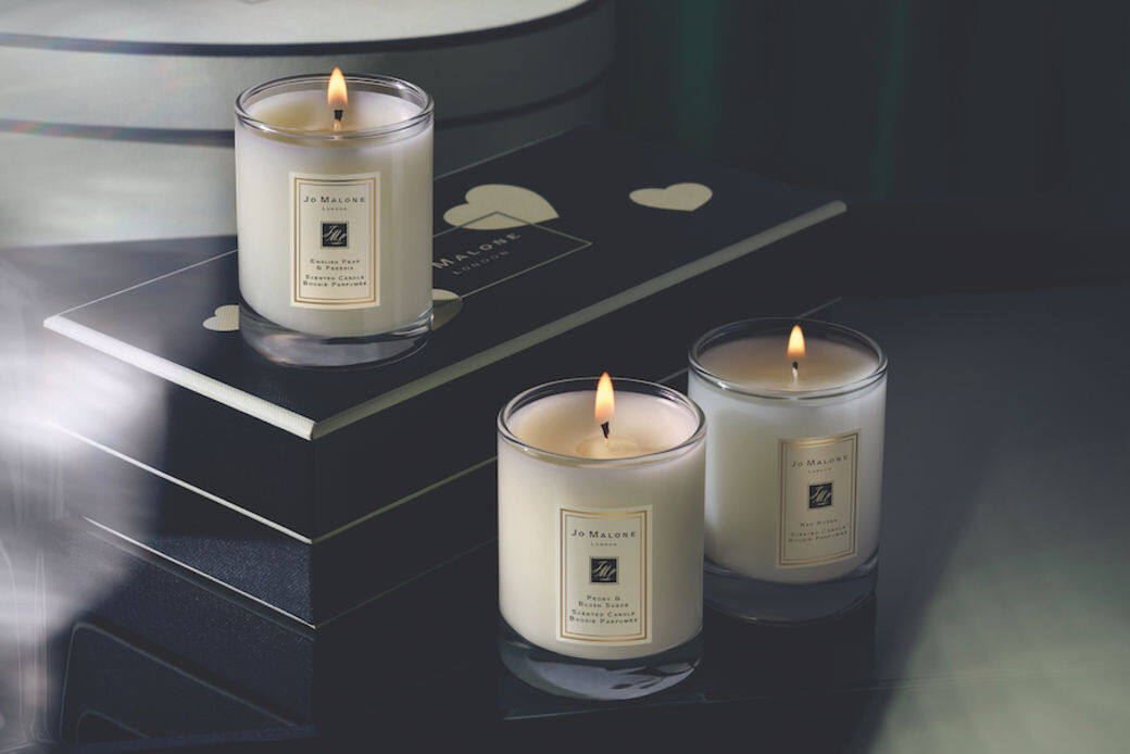 Jo Malone London情人節特別版旅行香氛工藝蠟燭,輕巧方便。英國梨與小蒼蘭的清 Jo Malone London情人節特別版旅行香氛工藝蠟燭,輕巧方便。英國梨與小蒼蘭的清