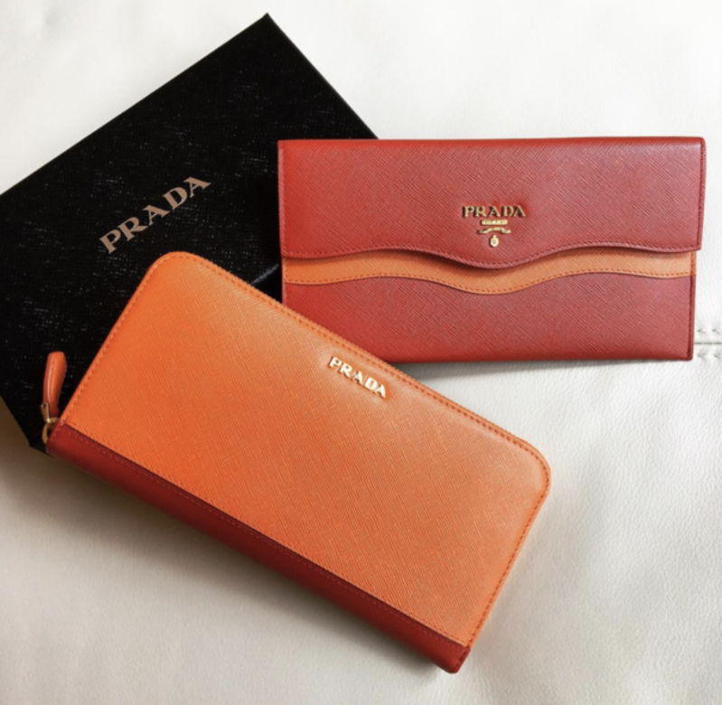 經典的Saffiano皮革銀包,也能在Prada Outlet找到。Photo: Instagram@mariya_kuroda>>2019東京靚景outlet好去處!3 經典的Saffiano皮革銀包,也能在Prada Outlet找到。Photo: Instagram@mariya_kuroda>>2019東京靚景outlet好去處!3