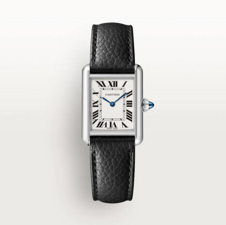 Cartier Tank Must系列也有推出小型款，錶殼尺寸為29.5 x 22毫米，女士們也與愛侶