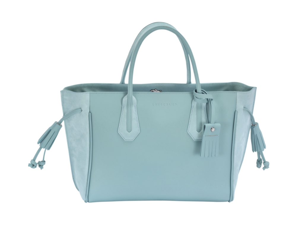 記麗優雅尺寸:(H27×W34×D14cm)小巧外型下,這個Longchamp Penelope手袋有著超大容量 記麗優雅尺寸:(H27×W34×D14cm)小巧外型下,這個Longchamp Penelope手袋有著超大容量