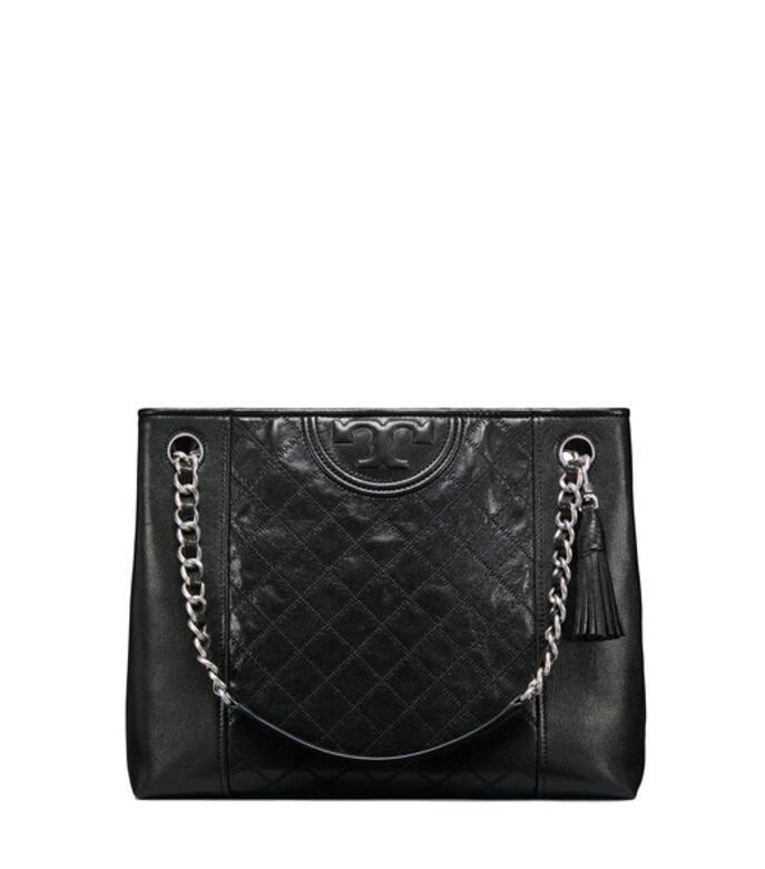 款式2:Tory Burch 全黑鏈袋是不少上班族的首選,低調亦不代表欠細節,正中的 款式2:Tory Burch 全黑鏈袋是不少上班族的首選,低調亦不代表欠細節,正中的