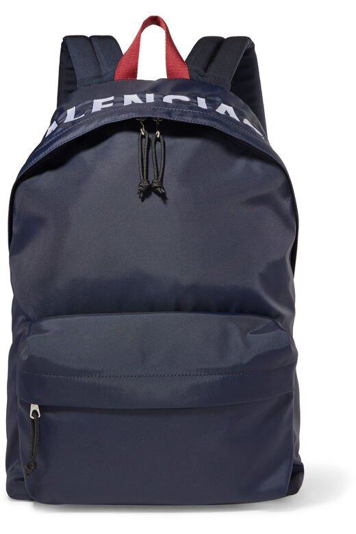 運動風中性款的防水布款背囊,Balenciaga這款背囊實用又容量大,戶外郊遊旅行 運動風中性款的防水布款背囊,Balenciaga這款背囊實用又容量大,戶外郊遊旅行