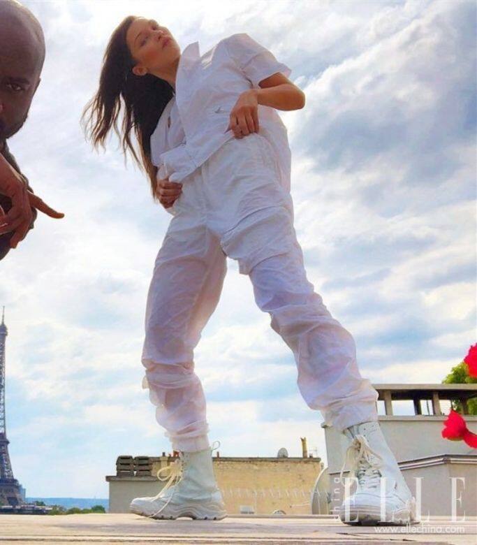 身為名模之一的Bella hadid身穿一對由老爹鞋演變成的老爹靴絕對不失潮味 身為名模之一的Bella hadid身穿一對由老爹鞋演變成的老爹靴絕對不失潮味