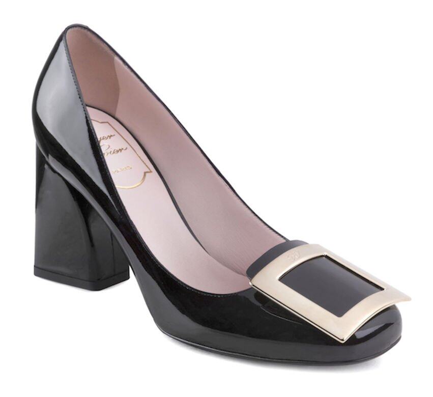 重塑經典在Felloni為品牌設計的首個系列中，他重新演繹Belle Vivier高跟鞋，推出姊