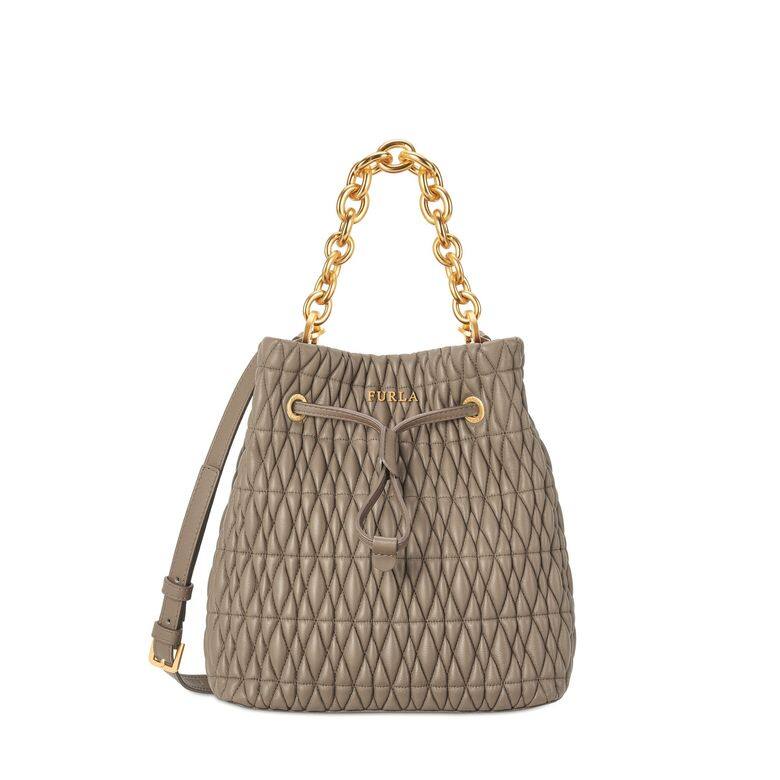 FURLA Stacy Cometa水桶袋款結合線條圖案,索繩開口,加上磨砂金鏈作綴飾,精緻細節 FURLA Stacy Cometa水桶袋款結合線條圖案,索繩開口,加上磨砂金鏈作綴飾,精緻細節