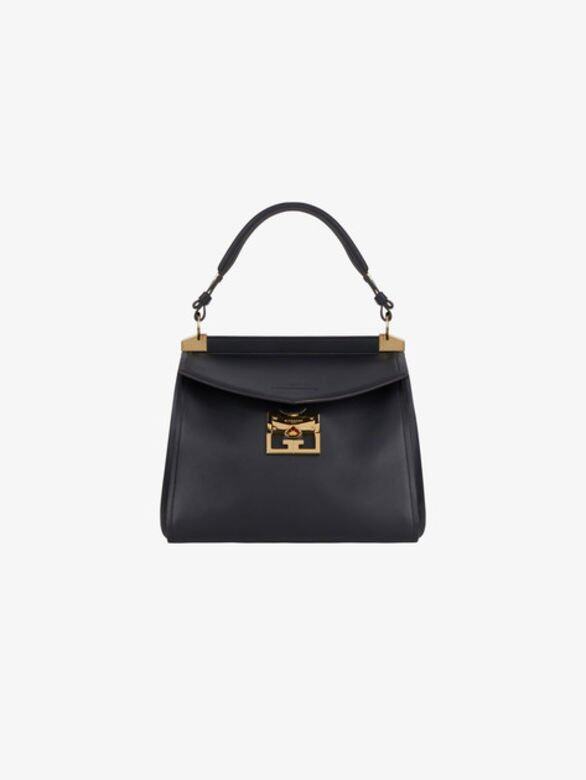 黑色皮革Mystic Bag(中) $28,900 黑色皮革Mystic Bag(中) $28,900