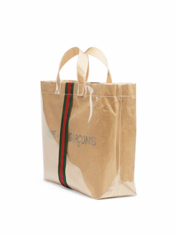 Gucci X COMME des GARÇONS的手挽袋除了可在東京買到,12月6日打後更會在伸展佛 Gucci X COMME des GARÇONS的手挽袋除了可在東京買到,12月6日打後更會在伸展佛