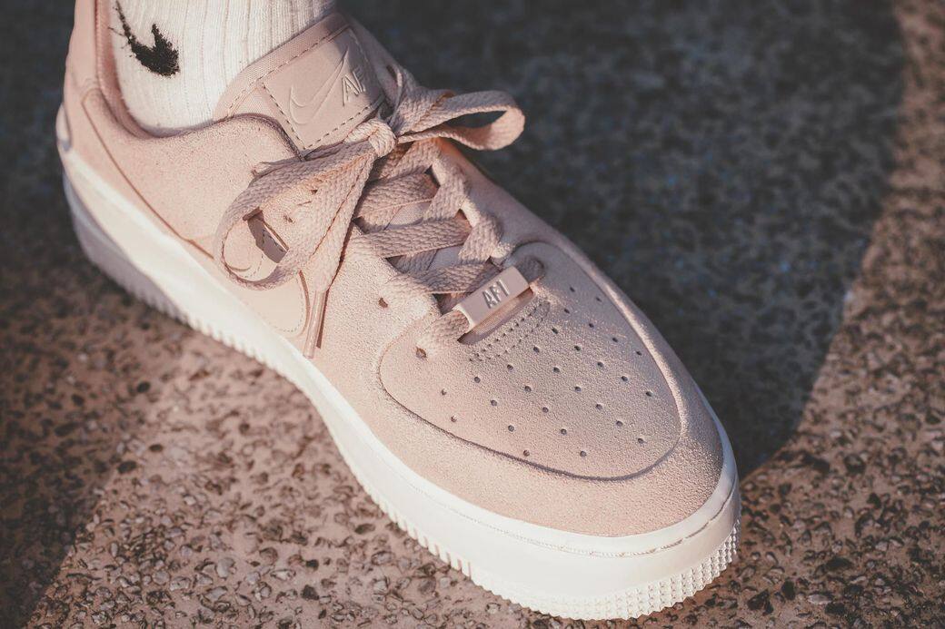 粉嫩色球鞋推介:Nike Air Force 1厚底運動鞋 粉嫩色球鞋推介:Nike Air Force 1厚底運動鞋