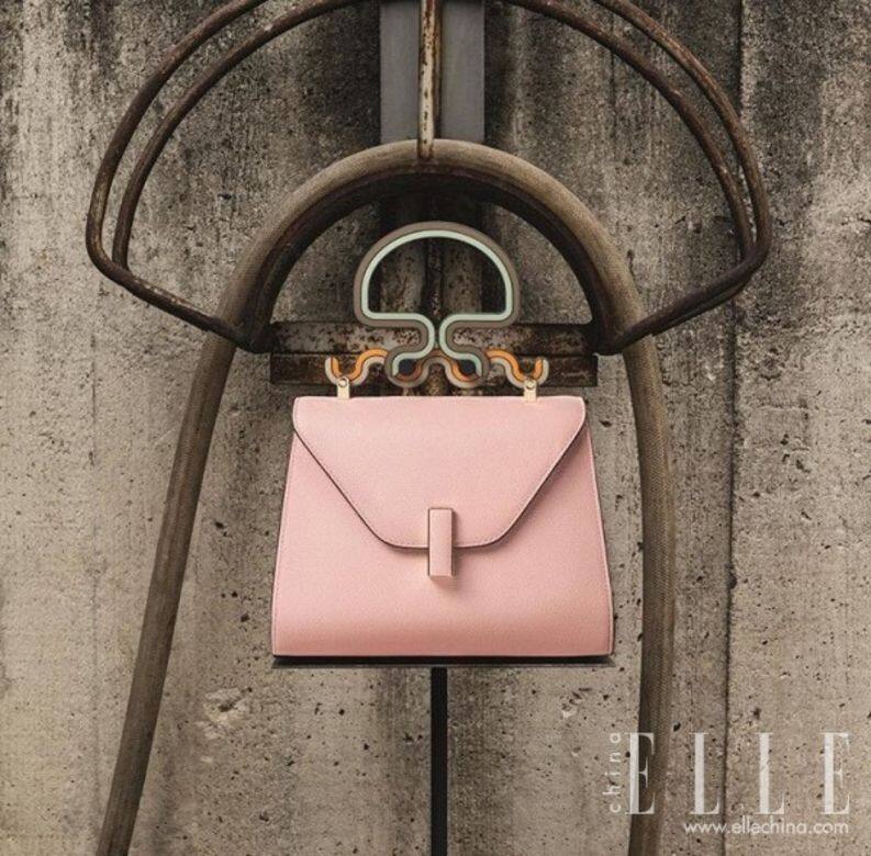 Valextra Toothpaste系列Iside手袋$ 31,800(www.matchesfashion.com) Valextra Toothpaste系列Iside手袋$ 31,800(www.matchesfashion.com)