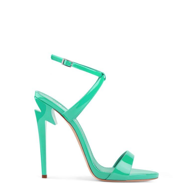 Jimmy Choo、Giuseppe Zanotti、Gianvito Rossi、Christian Louboutin中最顯腿瘦的涼鞋品牌!容祖兒、楊冪、奚夢瑤這樣穿 Jimmy Choo、Giuseppe Zanotti、Gianvito Rossi、Christian Louboutin中最顯腿瘦的涼鞋品牌!容祖兒、楊冪、奚夢瑤這樣穿