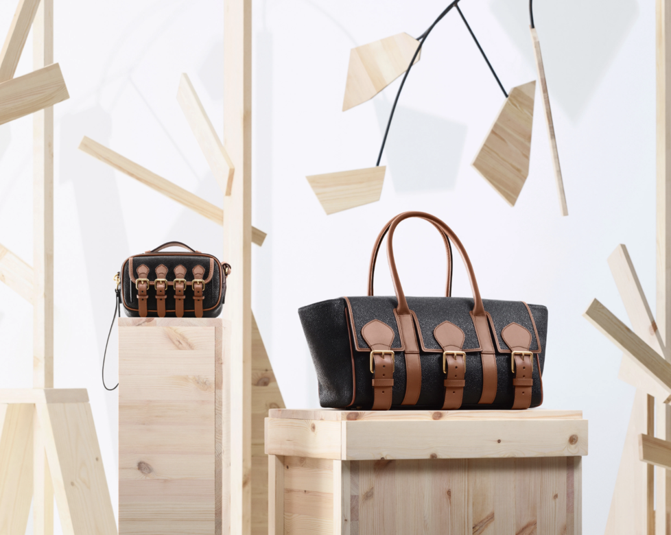 Mulberry的執行長Thierry Andretta對此系列表示:「Acne Studios與Mulberry的合作將我們兩家品牌的精神 Mulberry的執行長Thierry Andretta對此系列表示:「Acne Studios與Mulberry的合作將我們兩家品牌的精神