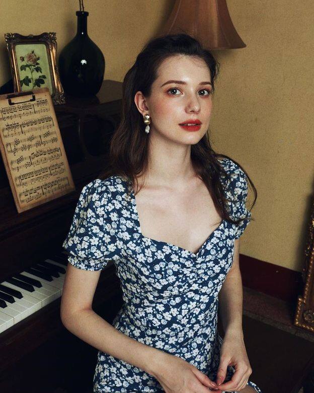 在Anastasia Cebulska的衣櫃中,大概是碎花pattern的衣服最多,而碎花連身裙必然是今個夏 在Anastasia Cebulska的衣櫃中,大概是碎花pattern的衣服最多,而碎花連身裙必然是今個夏