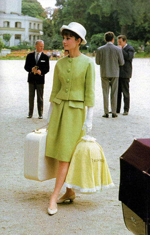 多年來，Givenchy一直替好友設計多套電影內的服飾，包括1964年上演的「巴黎假期