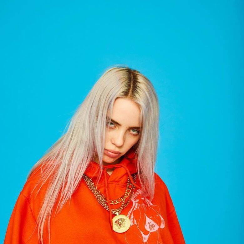 屬於千禧代的Billie Eilish(原名:Billie Eilish Pirate Baird O’Connell),現年18歲。早於2015年已經跟哥哥Finneas 屬於千禧代的Billie Eilish(原名:Billie Eilish Pirate Baird O’Connell),現年18歲。早於2015年已經跟哥哥Finneas