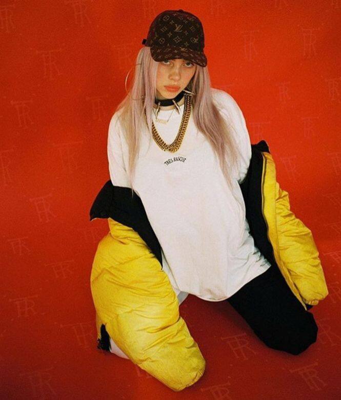 Billie Eilish獨特而沙啞的聲線深深打動樂迷們的靈魂,而她那種富八九十年代 Billie Eilish獨特而沙啞的聲線深深打動樂迷們的靈魂,而她那種富八九十年代