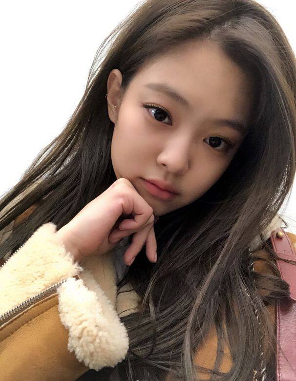 Jennie的私服打扮也成為不少年輕女孩的時尚指南呢! Jennie的私服打扮也成為不少年輕女孩的時尚指南呢!