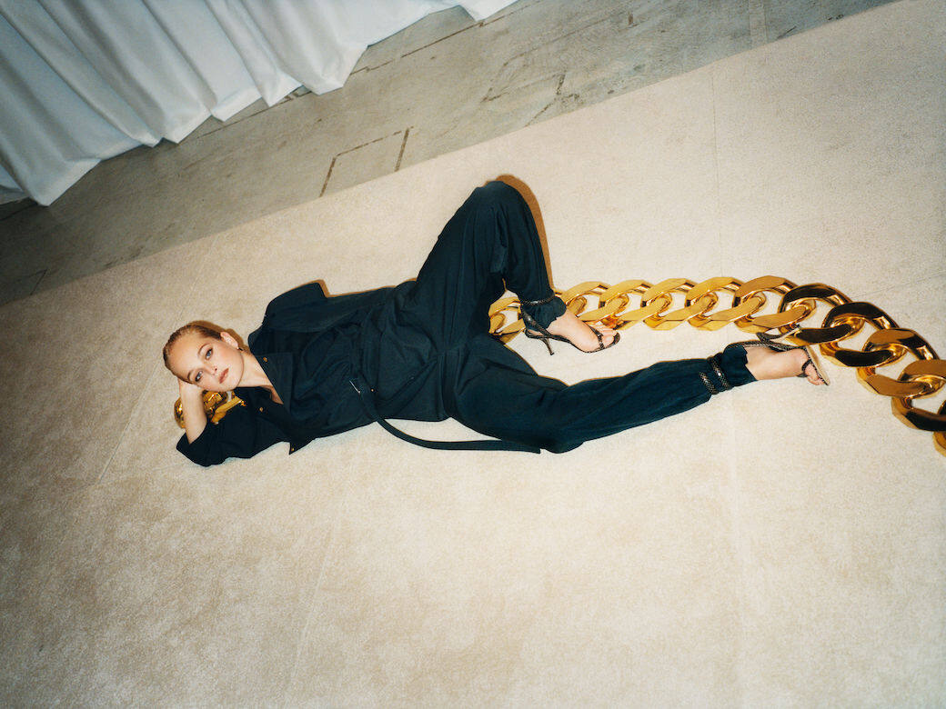Daniel Lee為Bottega Veneta 2020早春系列推出廣告 視覺形象延續簡約個性! Daniel Lee為Bottega Veneta 2020早春系列推出廣告 視覺形象延續簡約個性!