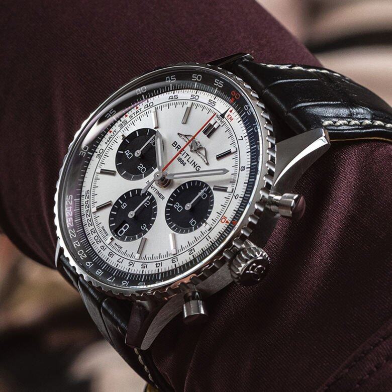 這次的主角 ── 全新Navitimer航空時計手錶，保留多個代表品牌的靈魂設計元素，包