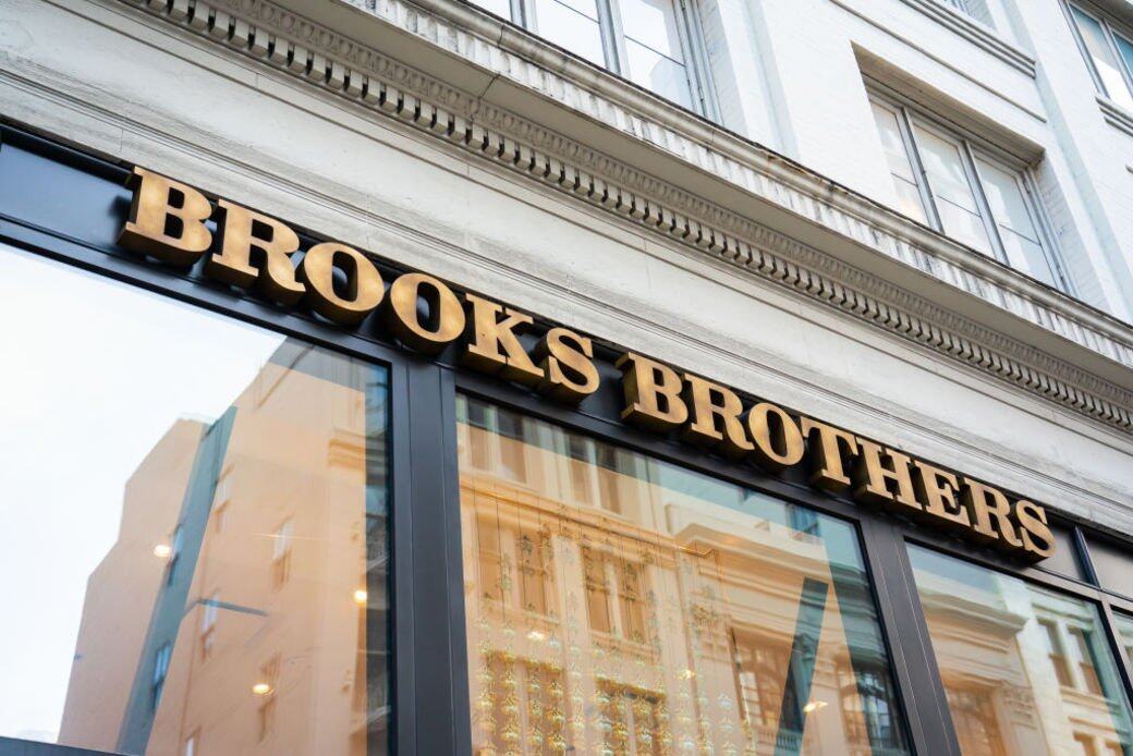 Brooks Brothers創立於1818年,誕生於紐約下城區,由Henry Sands Brooks創辦。 Brooks Brothers創立於1818年,誕生於紐約下城區,由Henry Sands Brooks創辦。