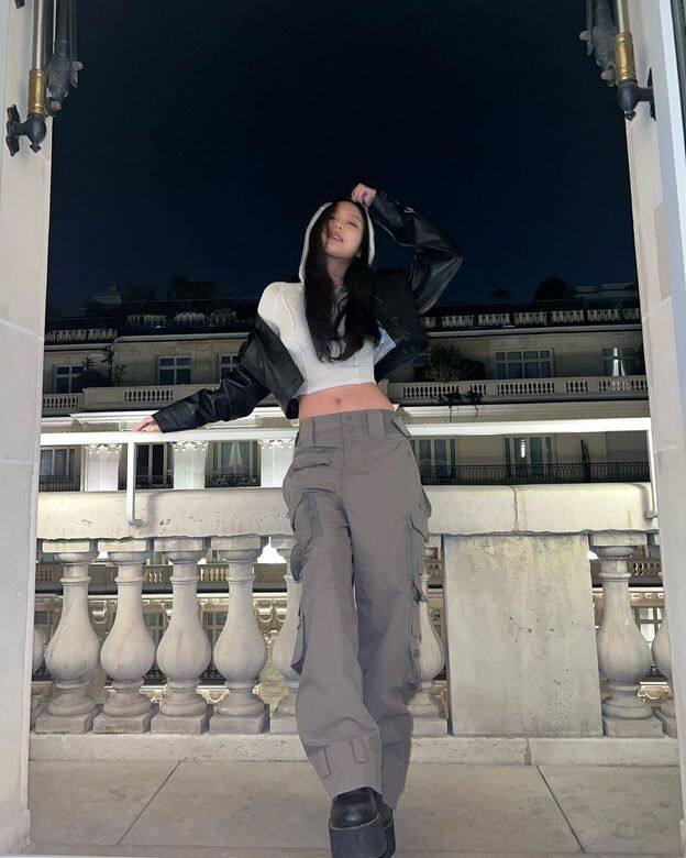 Blackpink Jennie、Dua Lipa等也以工裝褲示人 Blackpink Jennie、Dua Lipa等也以工裝褲示人