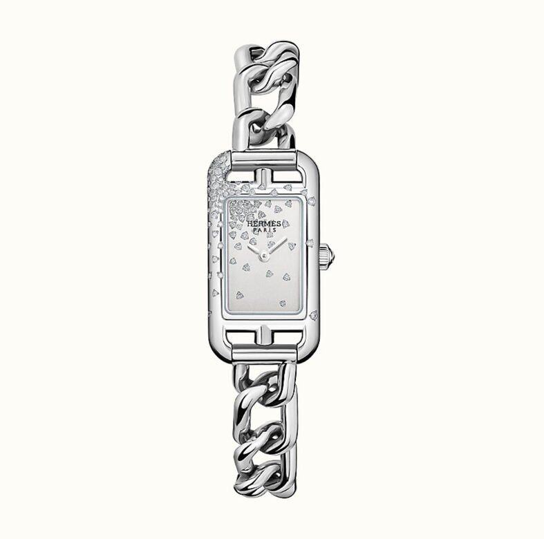 另一款同樣是Nantucket  Watch，不過設計師在簡約的錶面鑲上一顆顆鑽石，配搭精鋼