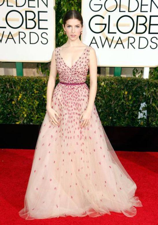 Anna Kendrick, Monique Lhuillier, Golden Globes , 紅地毯,Red Carpet , 金球獎 , 時裝 , Fashion , 晚裝 Anna Kendrick, Monique Lhuillier, Golden Globes , 紅地毯,Red Carpet , 金球獎 , 時裝 , Fashion , 晚裝