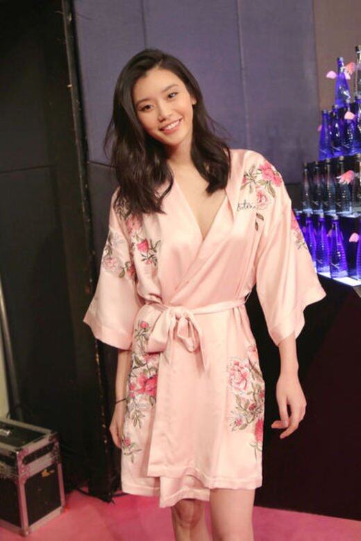 2018 Victoria's Secret 維密大騷中國模特兒名單:奚夢瑤 2018 Victoria's Secret 維密大騷中國模特兒名單:奚夢瑤