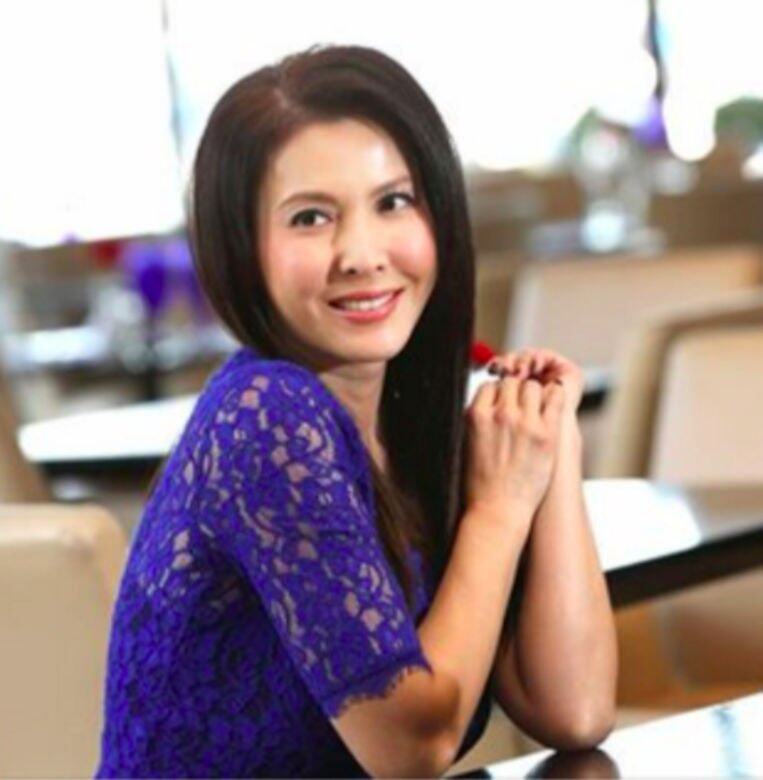 跟吳鎮宇分手後,李婉華過檔亞視,情傾另⼀位當家小生在劇集《包青天》中飾 跟吳鎮宇分手後,李婉華過檔亞視,情傾另⼀位當家小生在劇集《包青天》中飾