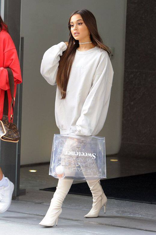 加上tone on tone同色系搭配,都有助顯高造出視覺上的好比例,難怪Ariana Grande不管 加上tone on tone同色系搭配,都有助顯高造出視覺上的好比例,難怪Ariana Grande不管