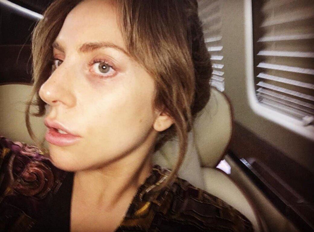 罕有素顏示人的Lady Gaga其實曾在去年於Instagram大方分享過素顏自拍,作為輕熟 罕有素顏示人的Lady Gaga其實曾在去年於Instagram大方分享過素顏自拍,作為輕熟