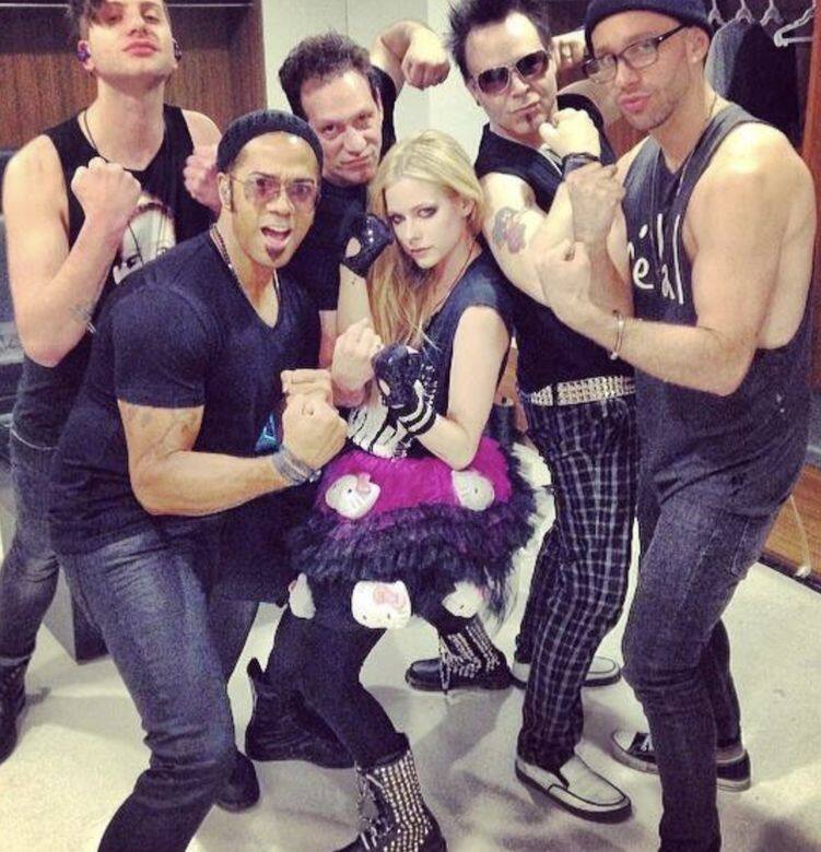 Avril Lavigne 搖滾壞女孩穿搭 靴子 Avril Lavigne 搖滾壞女孩穿搭 靴子