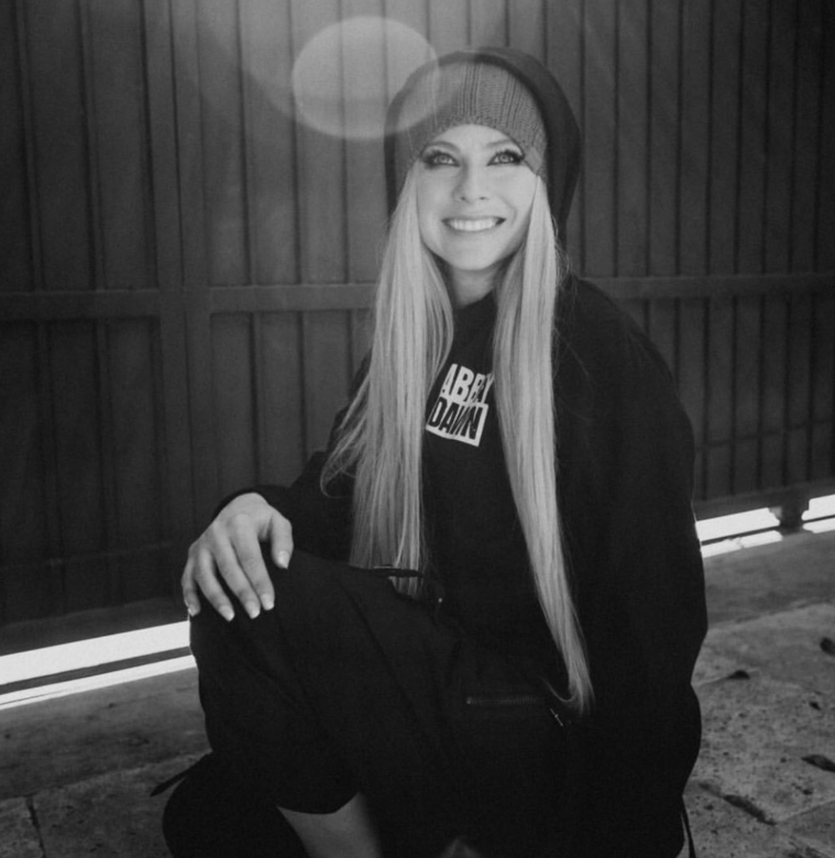 Avril Lavigne 搖滾壞女孩穿搭 冷帽 Avril Lavigne 搖滾壞女孩穿搭 冷帽