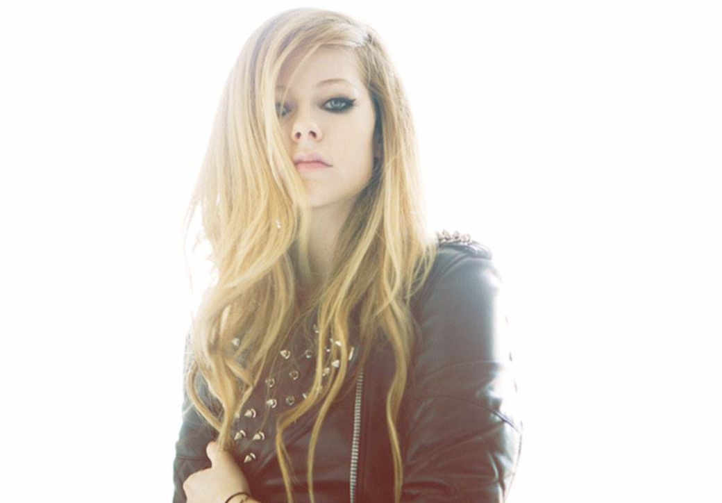 Avril Lavigne 搖滾壞女孩穿搭 窩釘 Avril Lavigne 搖滾壞女孩穿搭 窩釘