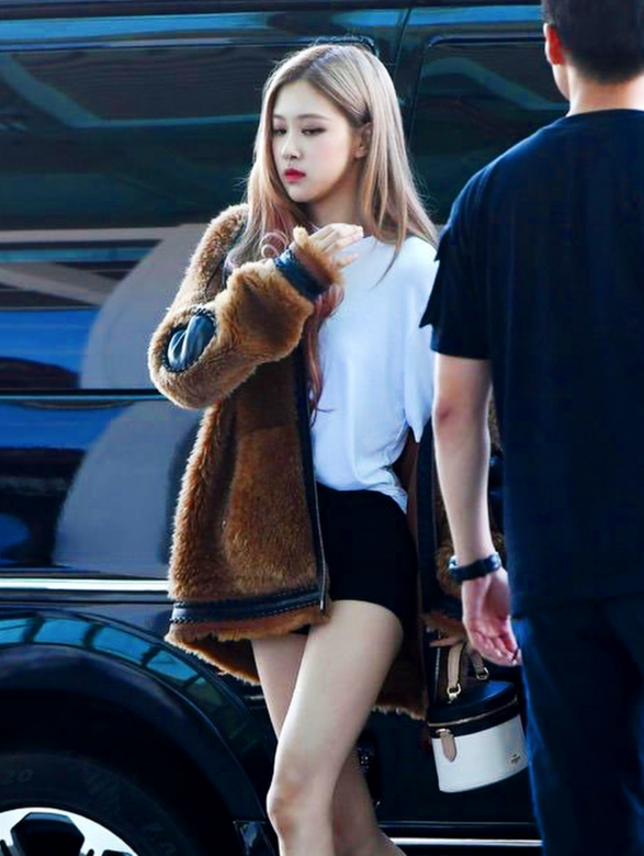 Blackpink Rosé 機場時尚穿搭 Blackpink Rosé 機場時尚穿搭