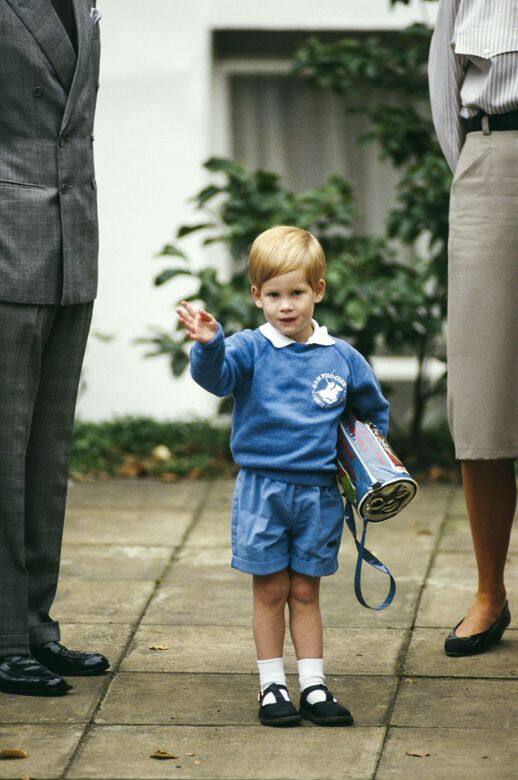哈利王子小時候也非常可愛，1987年9月16日正式在幼稚園上課