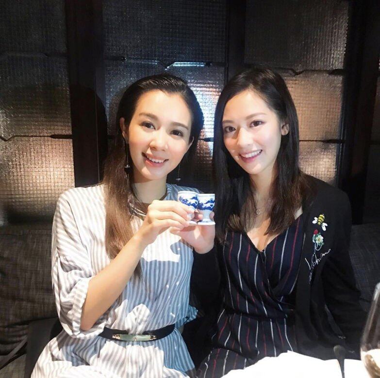 馮盈盈麥明詩是《後生仔傾吓偈》敢言二人組!高學歷港姐的大方穿搭 馮盈盈麥明詩是《後生仔傾吓偈》敢言二人組!高學歷港姐的大方穿搭